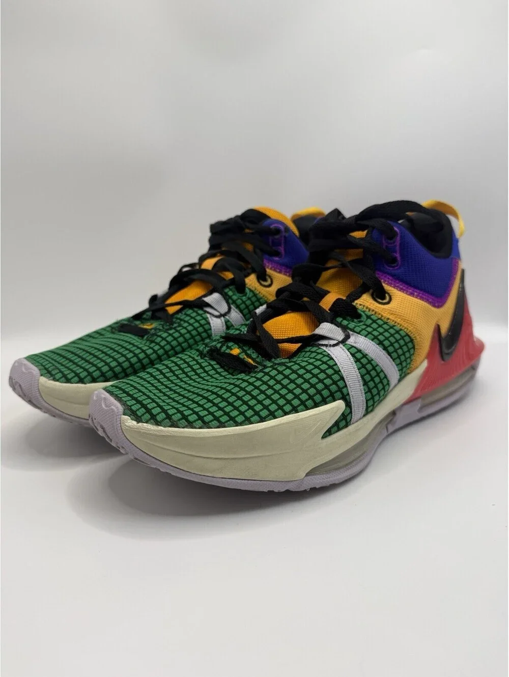 Nike LeBron Witness VII Sneakers Men's Size 8 Multicolor Basketball DM1123-501